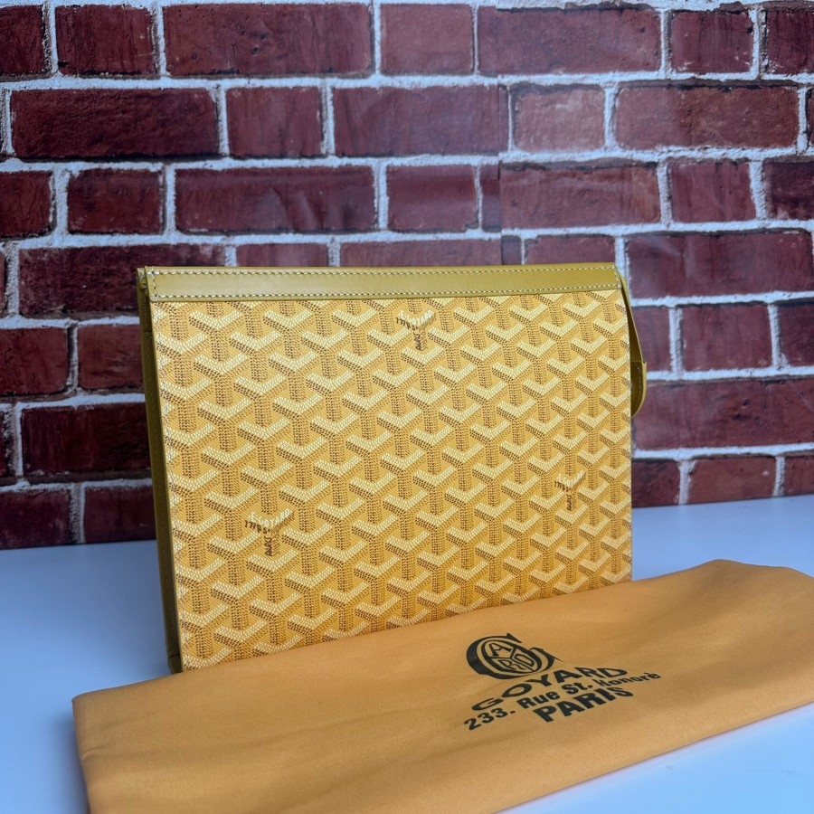 GOYARD POCHETTE CLUCTH SARI