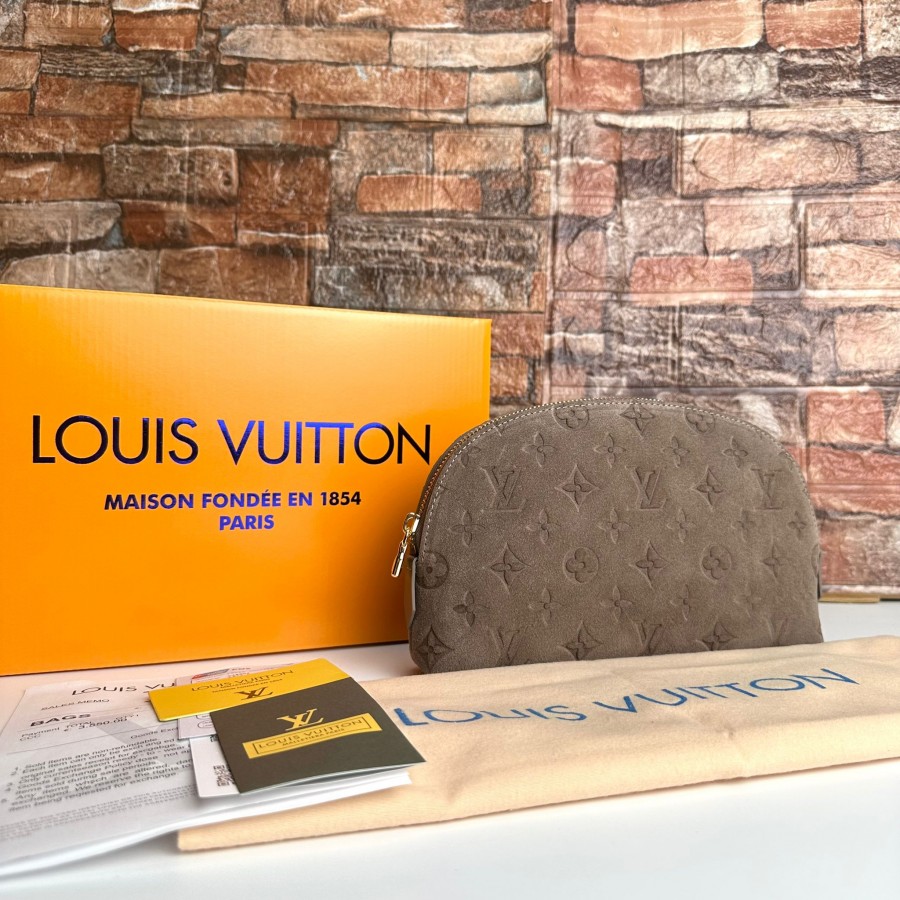 LOUİS VUİTTON COSMETİC POUCH SÜET KUM